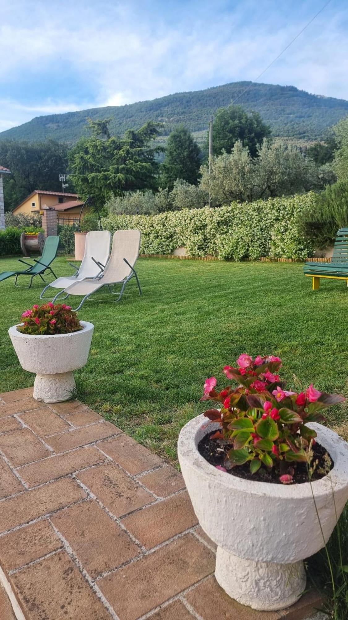 La Casa Dei Fiori Villa Assisi Exterior photo